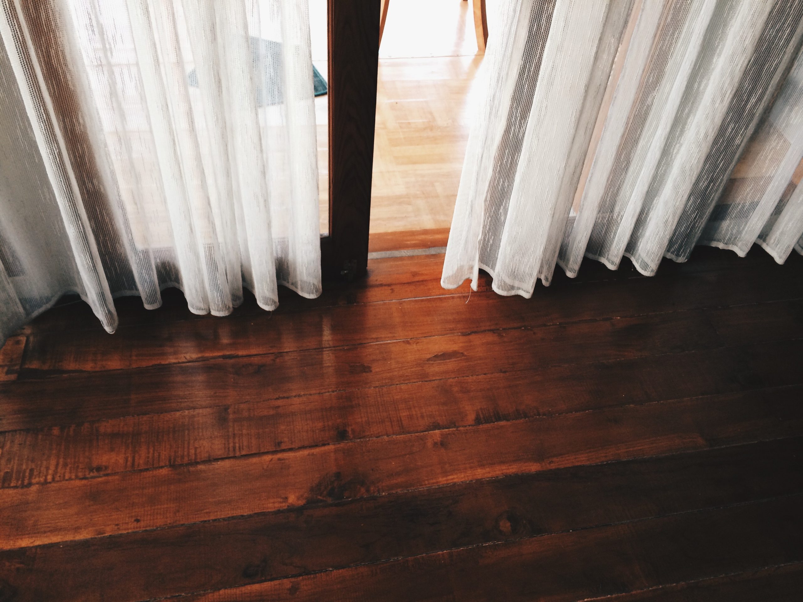 Impregnacja drewnianej podłogi – co się sprawdzi?