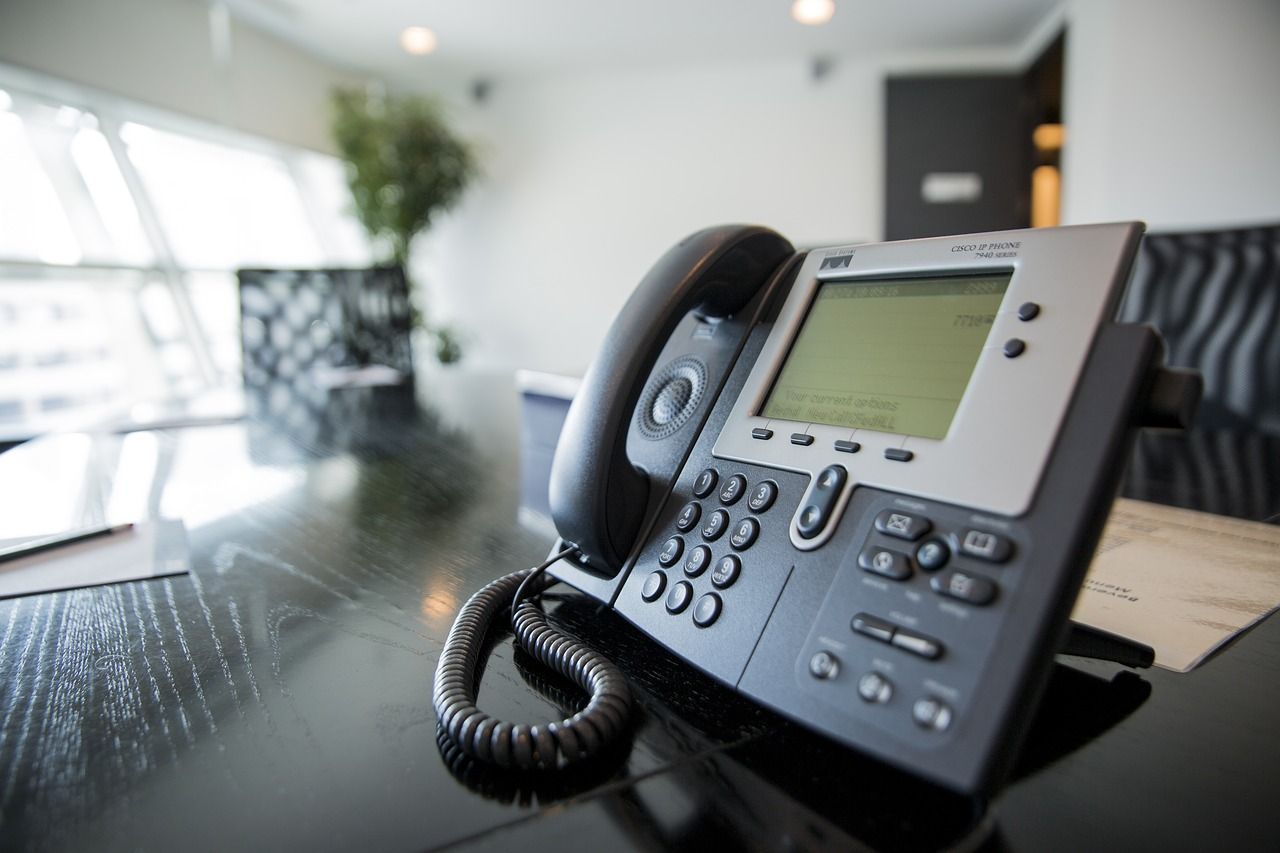 Telefon do biura, czyli o urządzeniach telekomunikacyjnych stosowanych w firmach