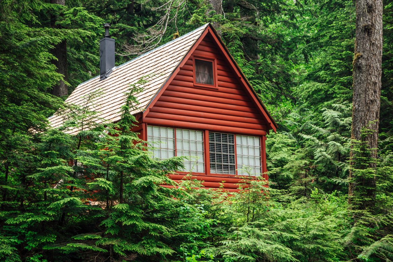 Drewniany domek – ile pieniędzy odłożyć na jego wybudowanie?