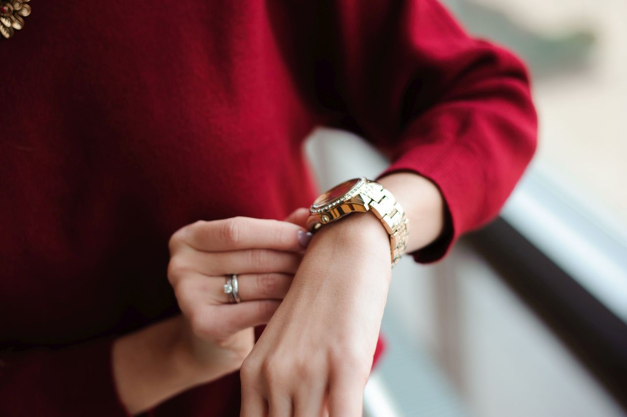 Zegarek damski – akcesorium które nie wychodzi z mody