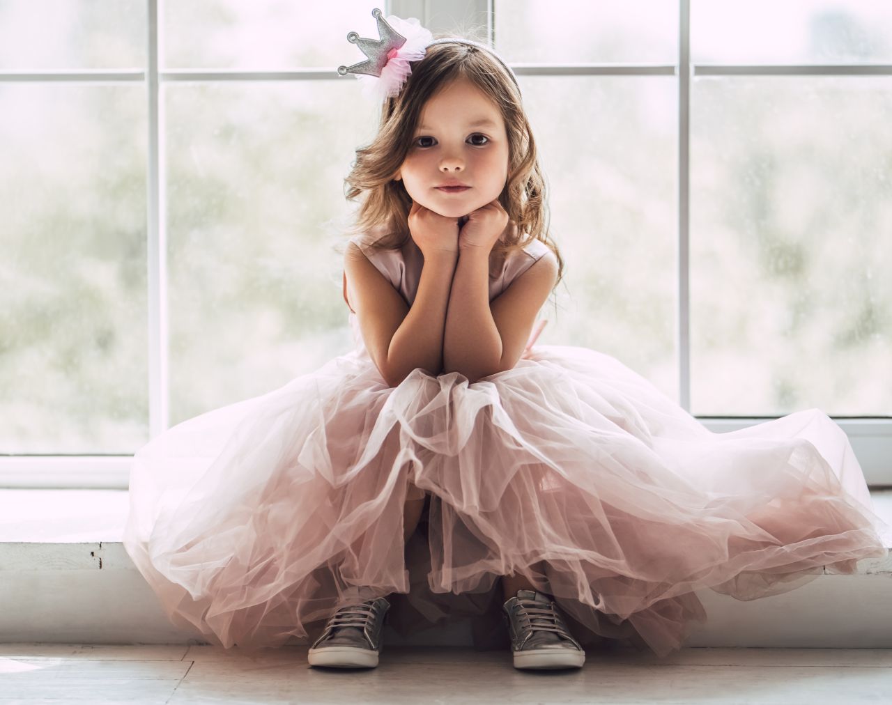 Sukienka dla dziewczynki – na co zwrócić uwagę przy zakupie?
