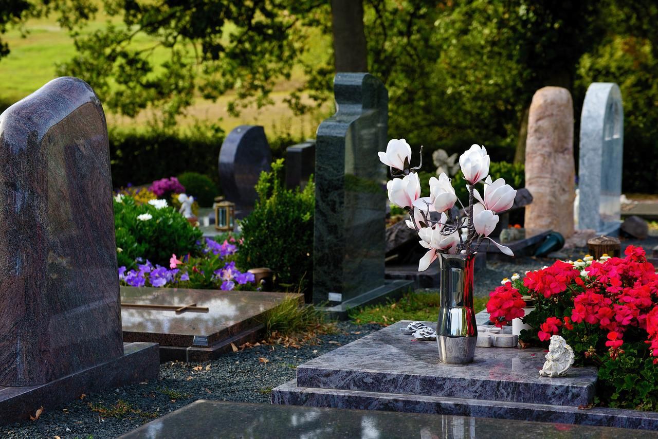 Pogrzeb – czym kierować się przy wyborze nagrobka?