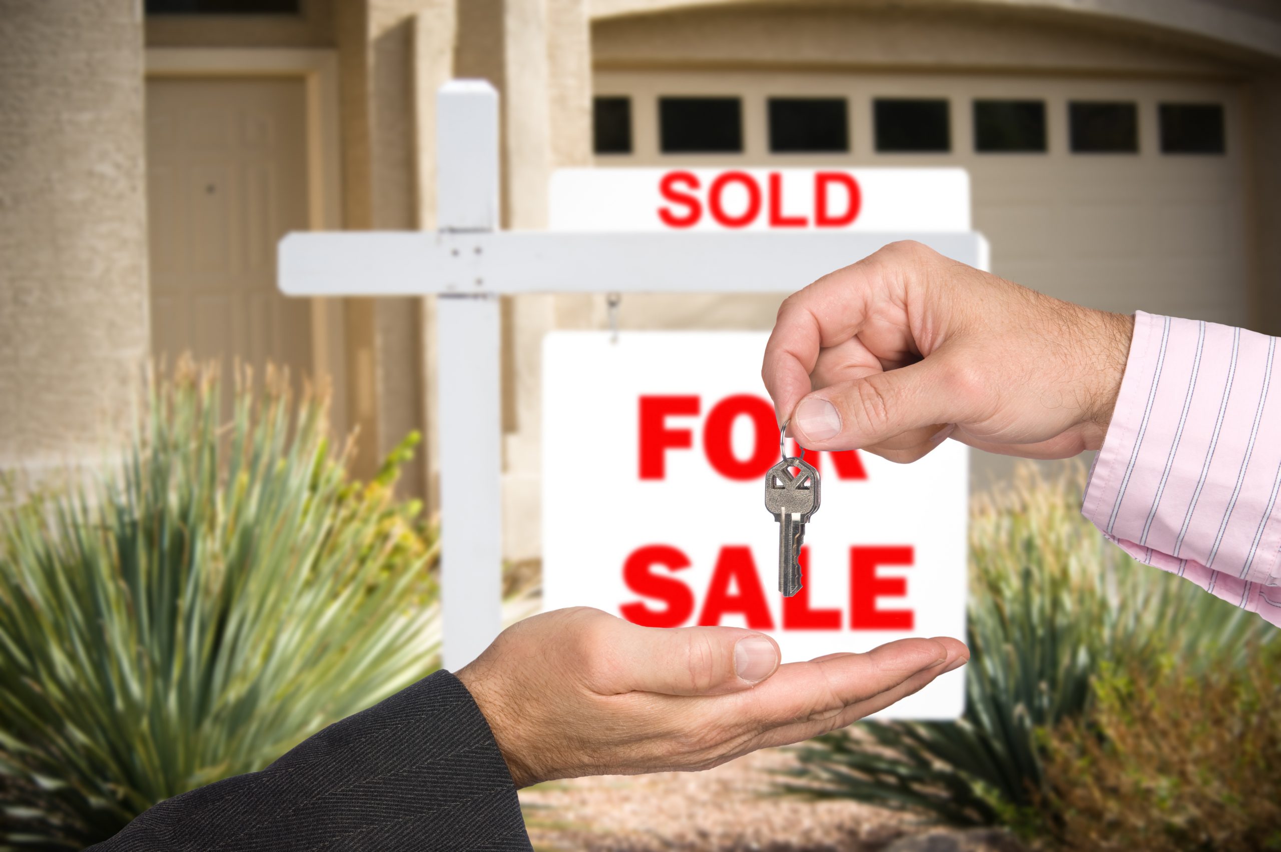 Jakie kroki należy podjąć, aby sprzedać zadłużoną nieruchomość?